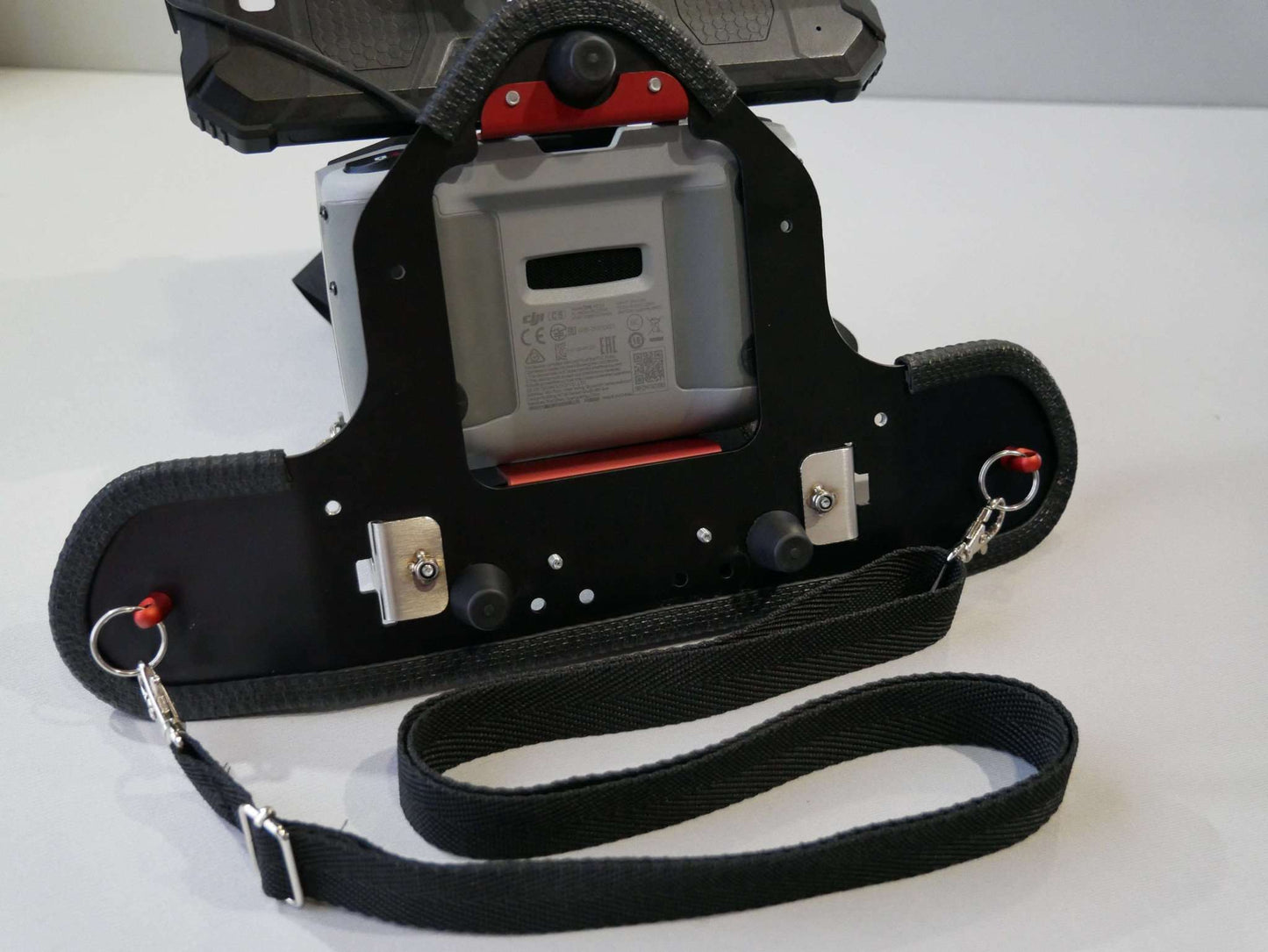 Bauchgurt montiert am DFS-G- Senderpult mit DJI RC N1/N2 Conbtroller. Rückansicht
