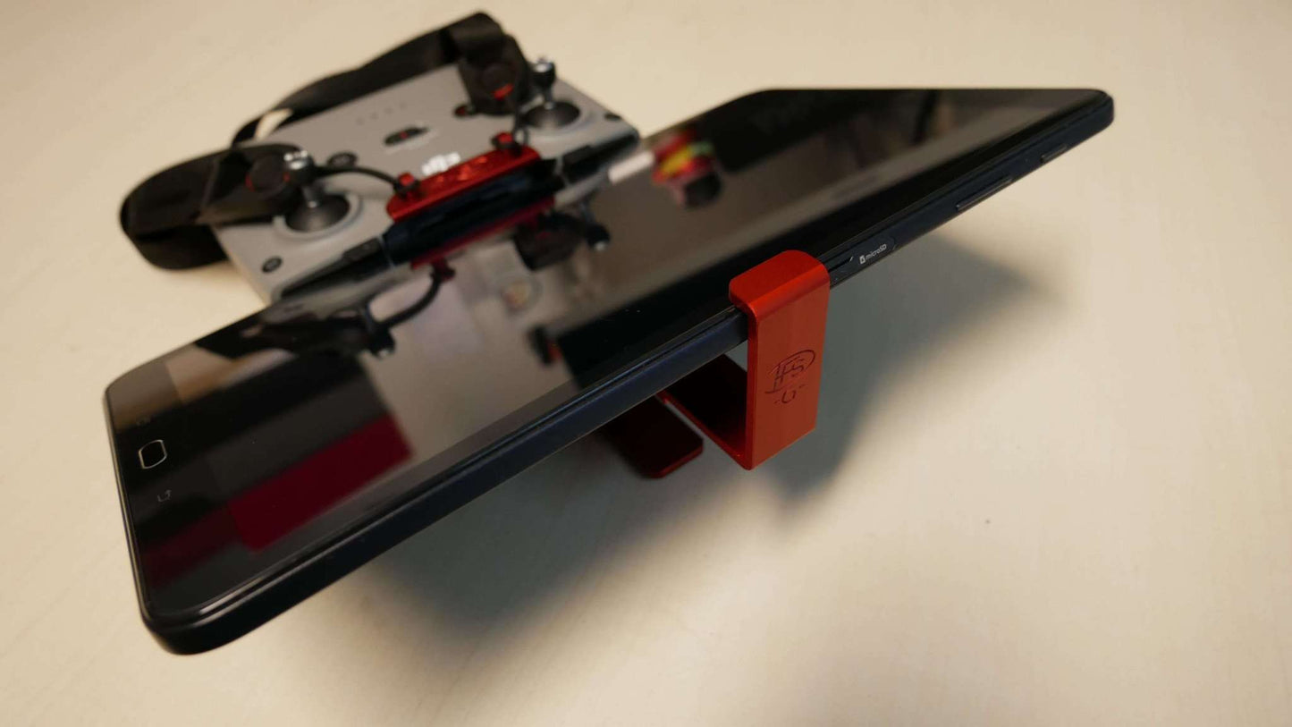 Tablethalter rot angebracht an DJI RC N1/ RC N2 Controller mit 10 Zoll Tablet