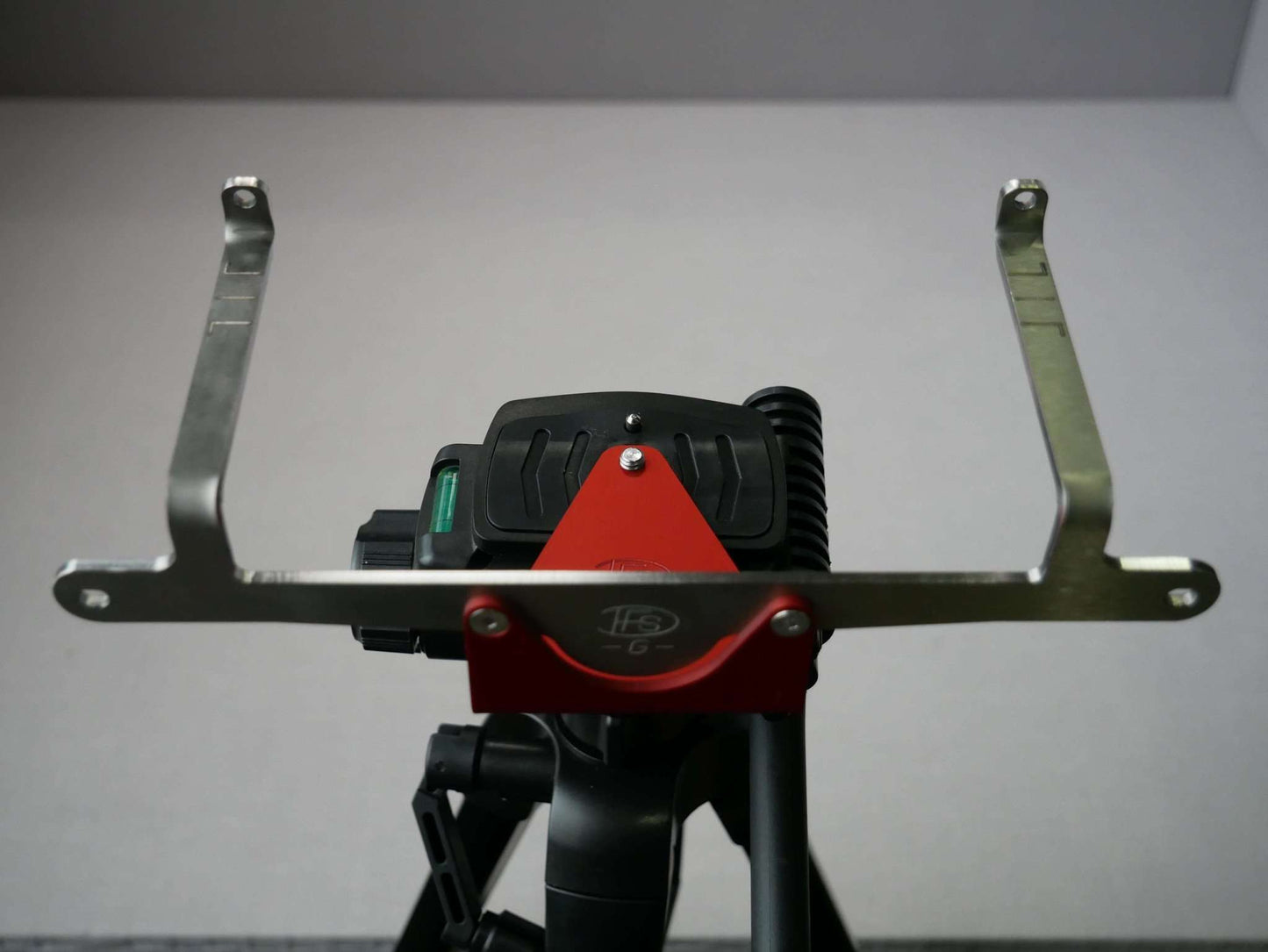 DFS-G- Stativhalter in rot am Halter für Tragegurt & Stativ