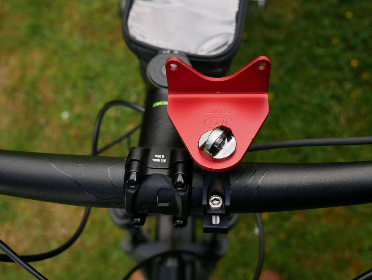 Lenkradhalter vollständig montiert mit Stativhalter am Fahrrad. Draufsicht