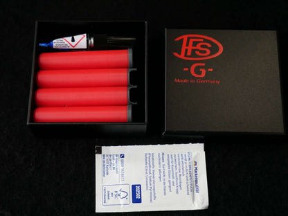 Lieferumfang Landegestell System rot: 4x Adapter, 4x Landefüße, 1x Reinigungstuch, 1 Tube Kleber