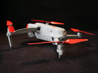 Adapter des Landegestell Systems montiert an die DJI Air 2S. Rückansicht