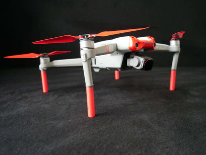 Landegestell System rot montiert an die DJI Air 2S. Vorderansicht