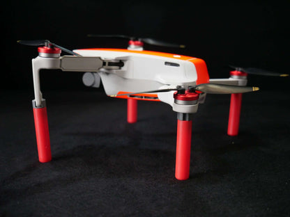 Landegestell System rot montiert an die DJI Mini 1. Rückansicht