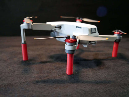 Landegestell System rot montiert an die DJI Mini 2. Rückansicht