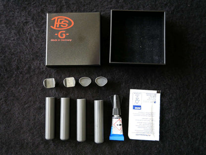 Lieferumfang Landegestell System grau: 4x Adapter, 4x Landefüße, 1x Reinigungstuch, 1 Tube Kleber