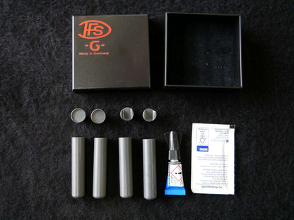 Lieferumfang Landegestell System grau: 4x Adapter, 4x Landefüße, 1x Reinigungstuch, 1 Tube Kleber 