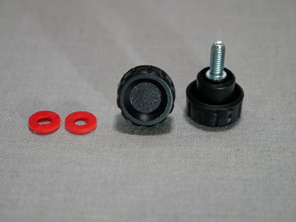 Lieferumfang: 2x  Rändelschraube von der Firma Ganter Norm, 2x Unterlegscheiben, selbstsichernd rot 