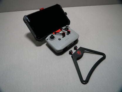 POV-Extender in schwarz vor Montage an den DJI RC-N1 Controller. Draufsicht