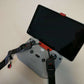Tablethalter rot angebracht an DJI RC N1/ RC N2 Controller mit 8 Zoll Tablet Draufsicht